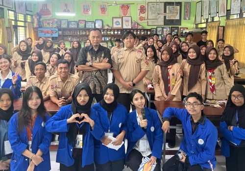 Mahasiswa Ilkom UDINUS dan SMA N 4 Semarang Bersinergi, Siap Bangun Citra Positif Lewat Media Sosial