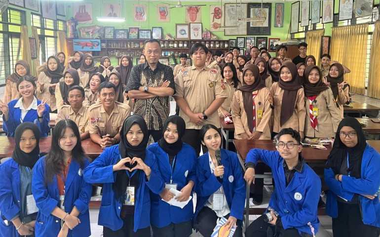 Mahasiswa Ilkom UDINUS dan SMA N 4 Semarang Bersinergi, Siap Bangun Citra Positif Lewat Media Sosial