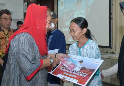 Wali Kota Semarang Hevearita Serahkan Bantuan Santunan Kematian 168 Ahli Waris