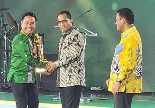 Pemkot Semarang Raih Penghargaan Wahana Tata Nugraha Kota Terbaik Se Indonesia