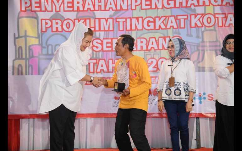 Pemkot Semarang Beri Penghargaan Lima Kelurahan Terbaik Program Kampung Iklim 2024