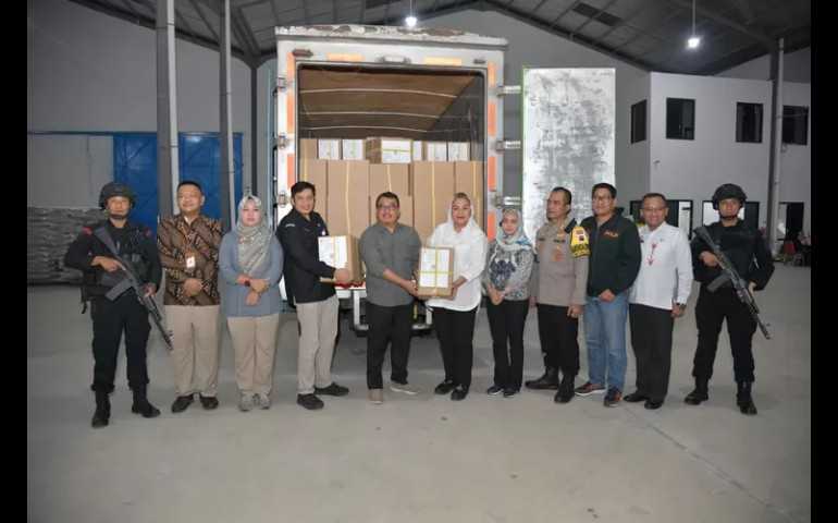 1.297.910 Surat Suara Pilgub Jateng Tiba di Kota Semarang, Mbak Ita Harap Tahapan Pilkada Berjalan Lancar