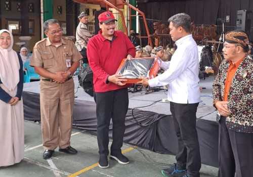 Ferry Wawan Cahyono Gelar Gebyar Seni Budaya di MAN 2 Banjarnegara, Dorong Pelajar Bangga pada Warisan Wayang Kulit