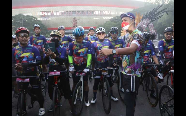 TDB 2022, Ratusan Atlet Sepeda Start Dari Manahan Solo