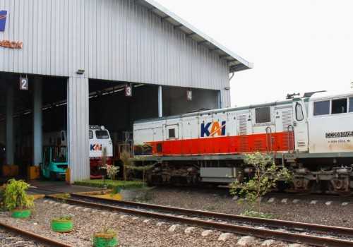 Tingkatkan Keandalan Kereta Api, KAI Daop 1 Jakarta Lakukan Perbaikan Infrastruktur Jalan Kereta