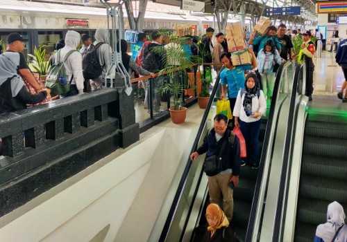 Liburan Natal dan Tahun Baru Aman! KAI Daop 1 Jakarta Pastikan Tiket Kereta Api Masih Melimpah