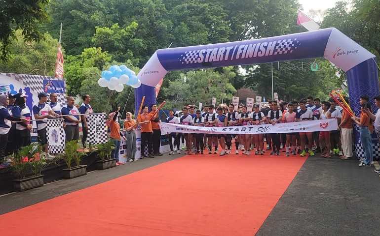 Bank Jateng Gelar GROBOGAN FUN RUN 5K 2024 untuk Sambut Tahun Baru