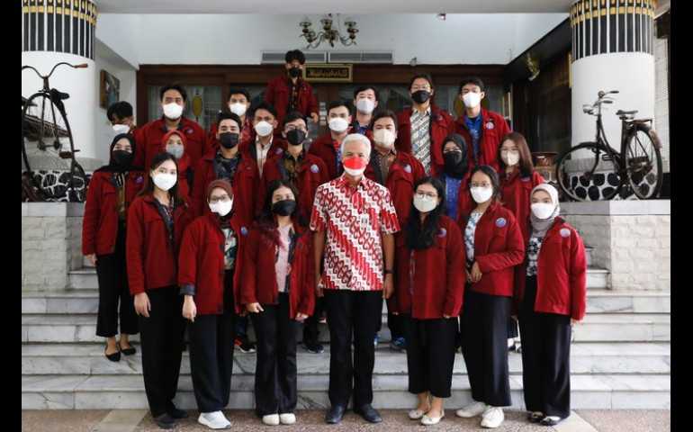 Borong 4 Piala di Korea Selatan, Choir UNDIP Dijamu Gubernur Jateng