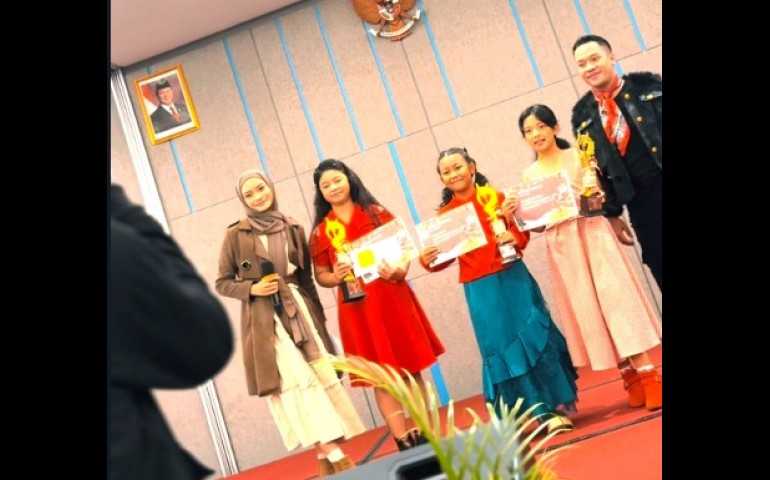 Antusias Tinggi! Christmas Kids Singing Competition Berlangsung Meriah di ibis Styles Semarang