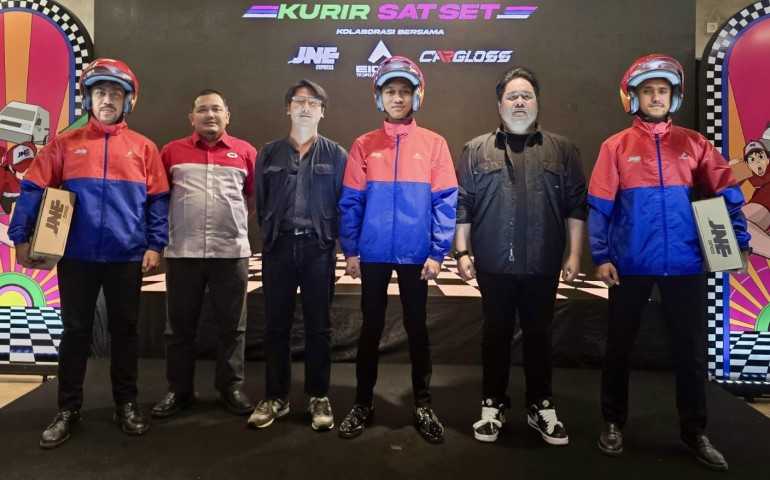 Kurir JNE Kini Lebih Keren dan Aman Berkat Jaket EIGER dan Helm Cargloss