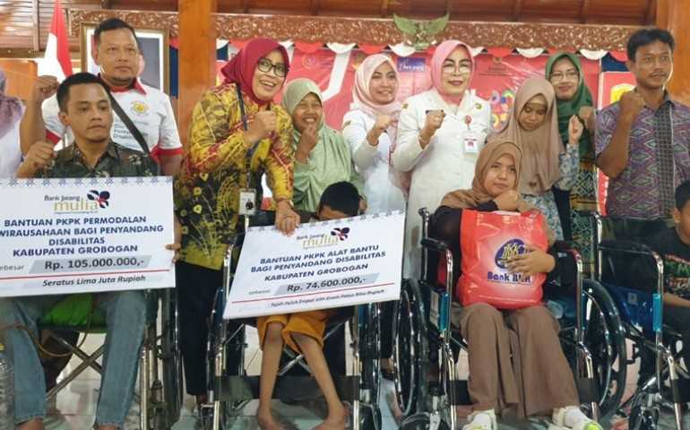 Peringati Hari Disabilitas Internasional, Bank Jateng Purwodadi Serahkan Bantuan CSR untuk Penyandang Disabilitas Grobogan