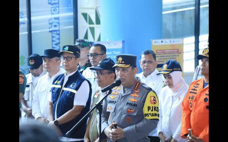Libur Akhir Tahun, Kapolri Tinjau Kesiapan Pelayanan dan Keamanan di Pelabuhan Merak