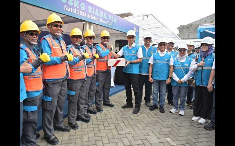 Tinjau SPKLU Bandung, Dirut PLN Pastikan Seluruh Infratruktur EV Siap Layani Masyarakat 24 Jam
