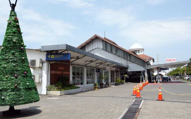 KAI Daop 4 Semarang Sambut Nataru dengan Dekorasi Natal Istimewa di Stasiun dan Kereta Api