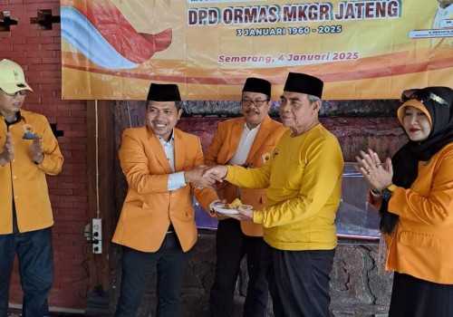 DPD Ormas MKGR Jateng Gelar Tabur Bunga dan Bakti Sosial Sambut HUT ke-60, Ferry Wawan Cahyono Gaungkan Semangat Gotong Royong untuk Indonesia Emas