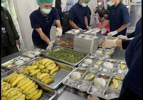 Gizi untuk Semua! Program Makan Gratis Mulai Tahap Pertama Hari Ini