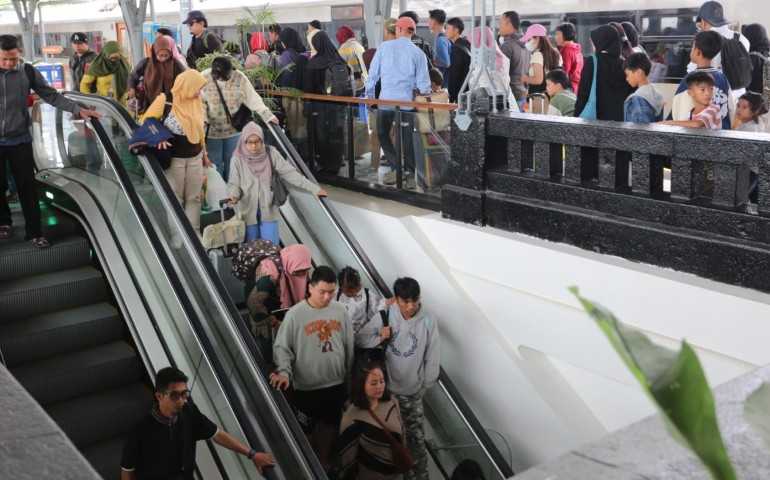 KAI Daop 1 Jakarta Sukses Layani 1 Juta Penumpang Selama Periode Natal dan Tahun Baru