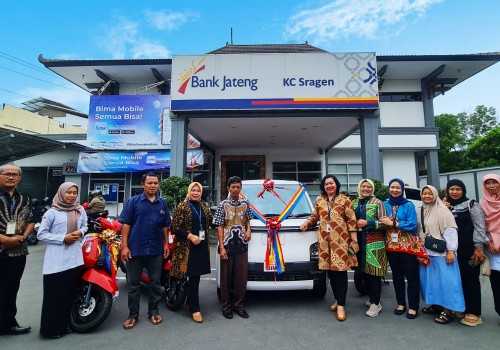 Bank Jateng Sragen Serahkan Hadiah Undian Tabungan Bima Periode I Tahun 2024