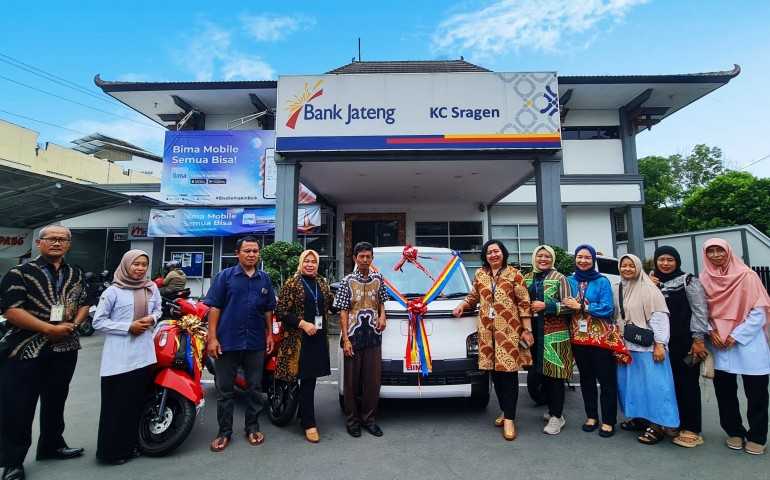 Bank Jateng Sragen Serahkan Hadiah Undian Tabungan Bima Periode I Tahun 2024