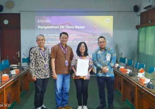 Dedikasi di Dunia Akademik, SCU Tambah Dua Guru Besar di Bidang TEFL dan Forensik Audit