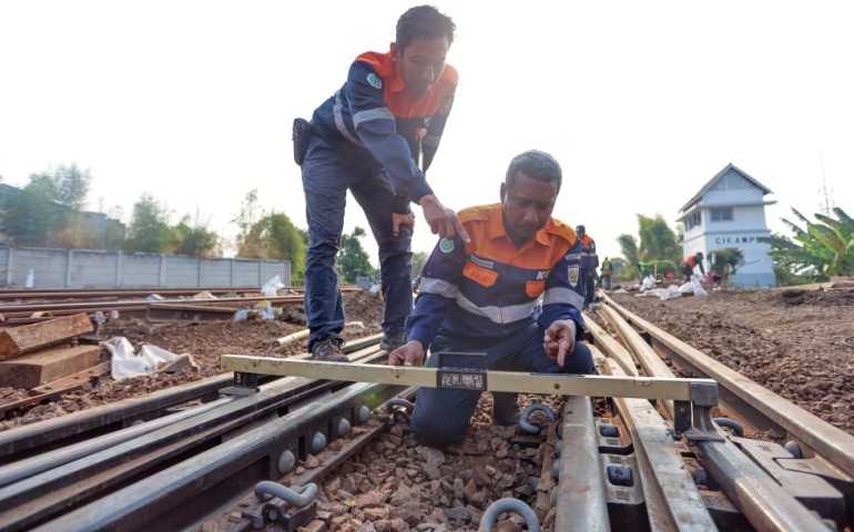 Perjalanan Aman! KAI Daop 1 Jakarta Ganti 45.950 Meter Rel Sepanjang 2024