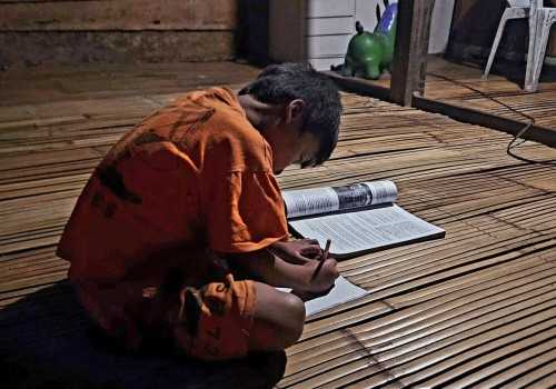 Wujud Negara Hadir, Pemerintah dan PLN Berhasil Hidupkan Listriki 99,92 Persen di Desa Seluruh Indonesia