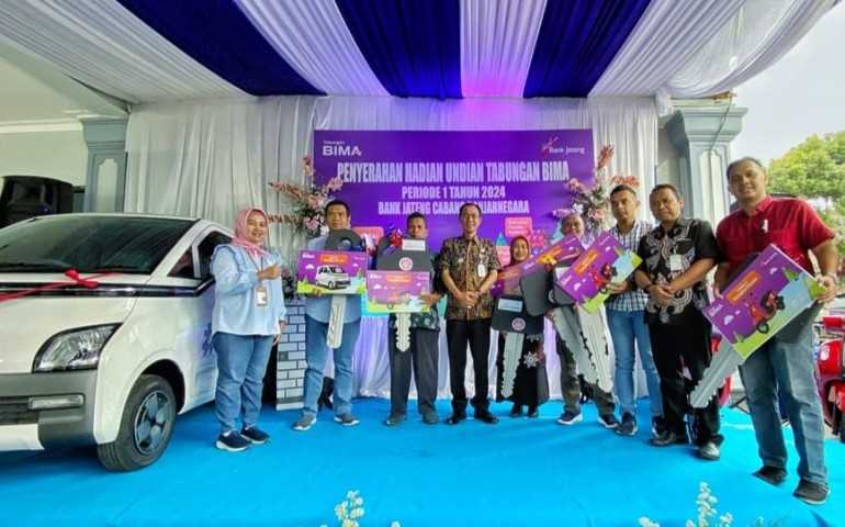 Nasabah Bank Jateng Banjarnegara Menangkan Mobil Listrik