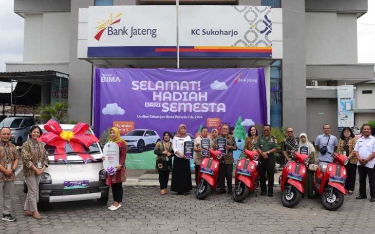 Hadiah dari Semesta: Nasabah Bank Jateng Sukoharjo Menang Mobil Listrik dan Motor Hybrid dalam Undian Tabungan Bima