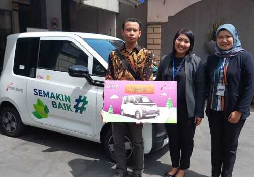 Perawat Gunung Kidul Raih Mobil Listrik dari Undian Tabungan Bima Bank Jateng