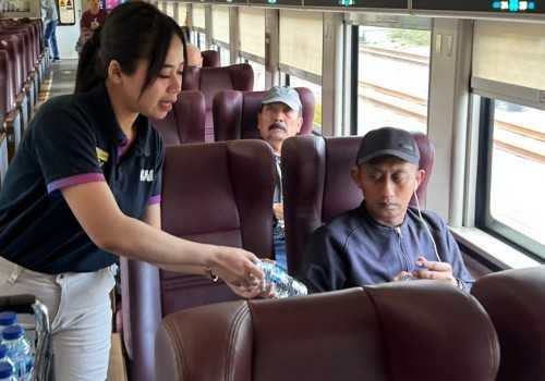 KAI Berikan Service Recovery, Imbas Kelambatan KA Akibat Banjir di Grobogan