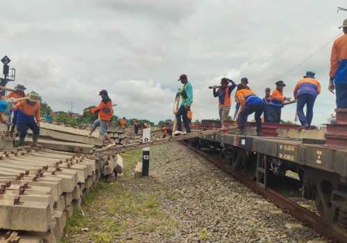 Banjir Grobogan Memukul Jadwal Kereta, KAI Daop 1 Jakarta Janji Segera Normalisasi Jalur
