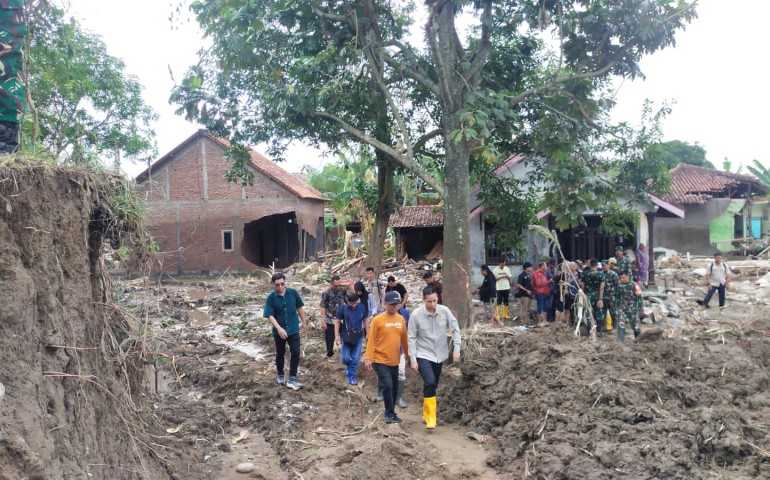 Tinjau Tanggul Sungai Bodri, Firnando H Ganinduto Pastikan Penanganan Banjir Berjalan Optimal