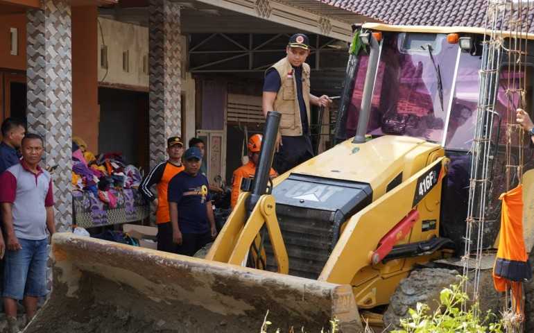 Bupati Kendal Turun Tangan, Kerja Bakti Massal Percepat Pulihkan Desa Kebonharjo
