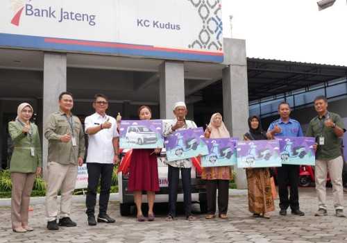 Sekda Kudus Serahkan Hadiah Utama Mobil Listrik di Undian Tabungan Bima Bank Jateng