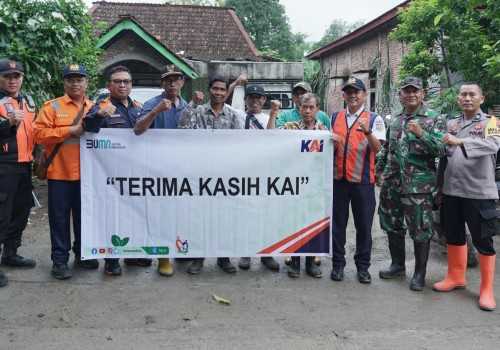 KAI Daop 4 Semarang Sumbang Bantuan untuk Grobogan yang Dilanda Banjir