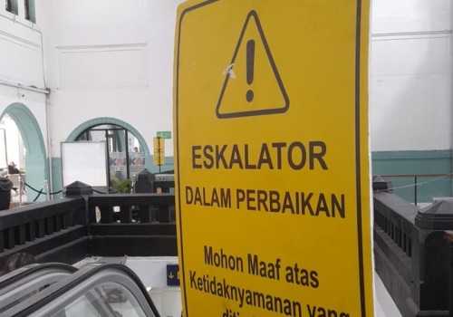 Eskalator Stasiun Pasarsenen Terganggu, KAI Daop 1 Jakarta Sampaikan Permohonan Maaf