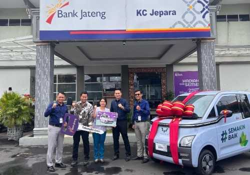 Pengusaha Mebel Dapatkan Hadiah Mobil Listrik Pada Undian Tabungan Bima Bank Jateng