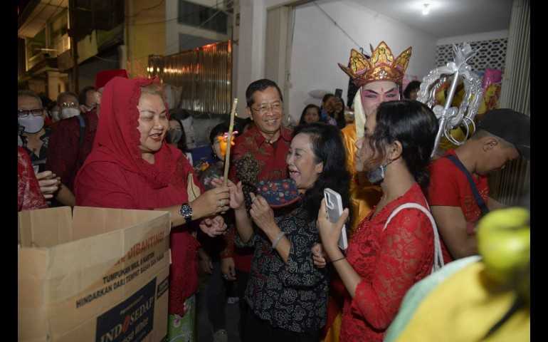 Imlek 2025 di Semarang, Pasar Semawis Hadirkan Kebaya dan Sarung Batik sebagai Simbol Keberagaman Indonesia