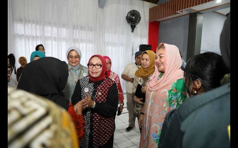 Menteri PPPA Puji Kelurahan Petompon Kota Semarang Sebagai Model Kelurahan Ramah Perempuan dan Peduli Anak