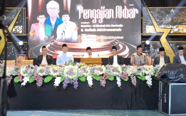 Bupati Kendal Hadiri Haul ke-41 Simbah KH Murtadlo, Panggilan Kerinduan untuk Kebahagiaan Bersama