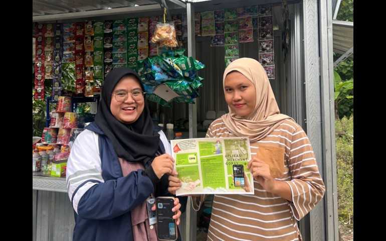 Mahasiswa KKN Undip Sosialisasikan Penggunaan QRIS dan GoPay Merchant untuk UMKM di Desa Ngargosari Sragen