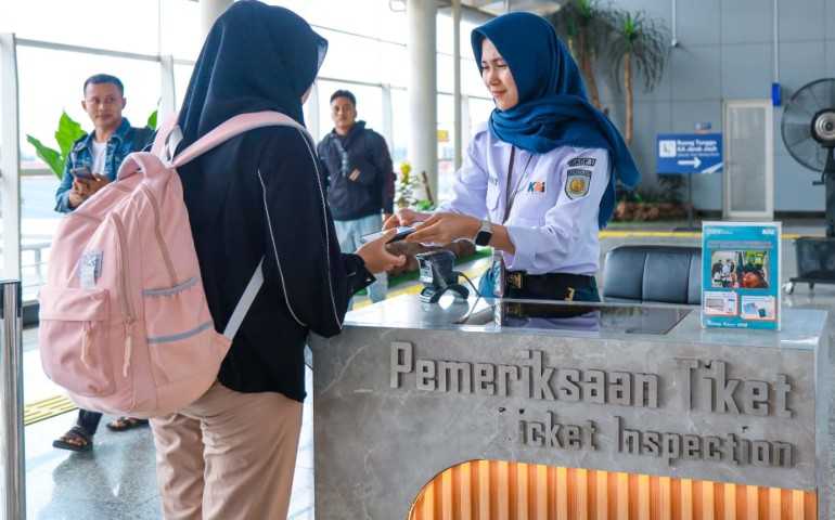 KAI Daop 1 Jakarta Catat Rekor Pemesanan Tiket Lebaran dan Komitmen Atasi Kendala
