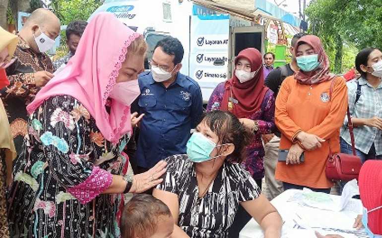 Tekan inflasi, Plt Wali Kota Semarang Hevearita Operasi pasar Tujuh Kelurahan