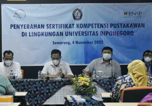 40 Pustakawan UNDIP Dapatkan Sertifikat Kompetensi Pustakawan