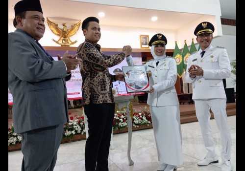 Bupati Kendal Resmi Berganti, Dyah Kartika Siap Tuntaskan Permasalahan Sampah dan Banjir