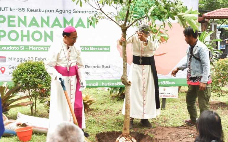 Nyalakan Semangat Laudato Si, Keuskupan Agung Semarang Ajak Tiap Paroki Tanam Pohon