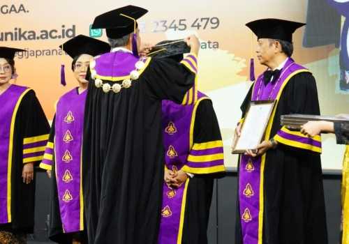 SCU Kukuhkan 4 Guru Besar: Lentera Baru bagi Dunia Pendidikan