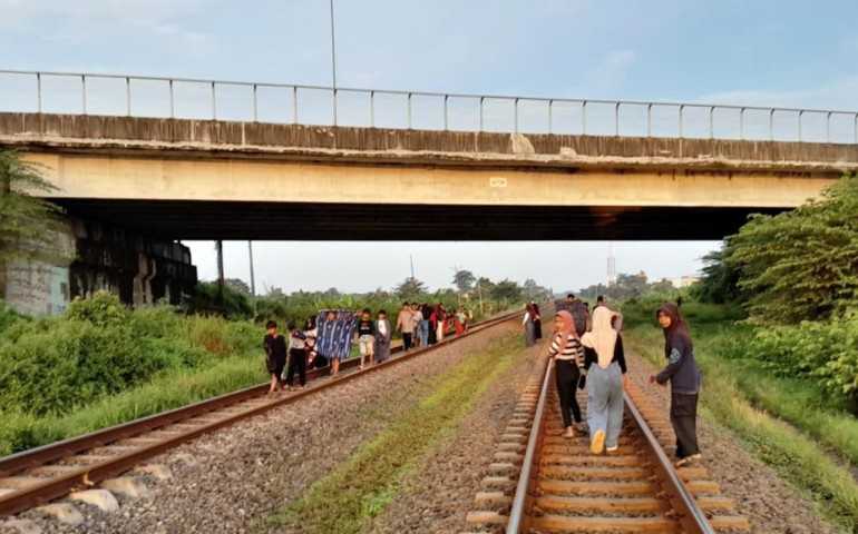KAI Daop 4 Semarang Berlakukan Larangan Ngabuburit di Perlintasan Kereta Api