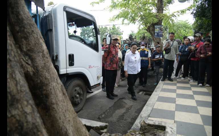 Langkah Nyata Agustina-Iswar, 100 Hari Pertama Berfokus pada Kemajuan Infrastruktur dan Pelayanan Kesehatan