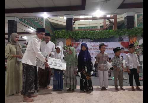 Jalin Keharmonisan Antar Masyarakat, Bupati Kendal Laksanakan Safari Ramadhan ke Masjid Al Muttaqin Kaliwungu